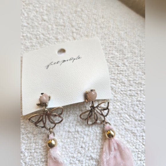 Free People, Lulu Dangles Earrings, Pink Velvet Ribbon, NWT! - Picture 4 of 8